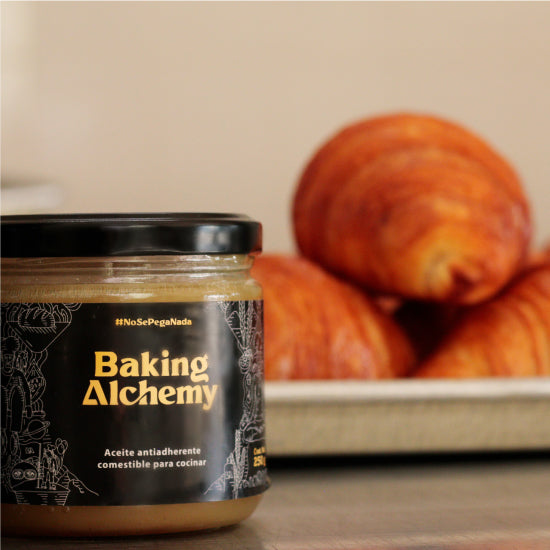 Aceite antiadherente Baking Alchemy ideal para desmoldar tus panes 